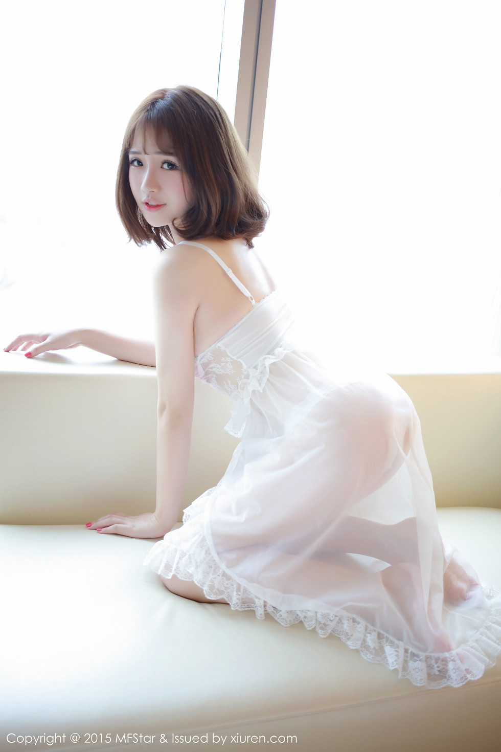 [MFStar模范学院]Vol.012_嫩模徐cake白色透明薄纱睡裙秀豪乳美臀诱惑写真50P