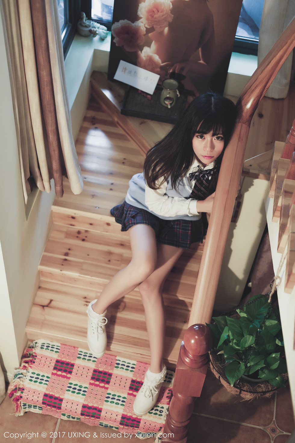 [UXING优星馆]Vol.048_嫩模Yo酱居家学生装+白色蕾丝袜清爽美萝莉性感写真32P