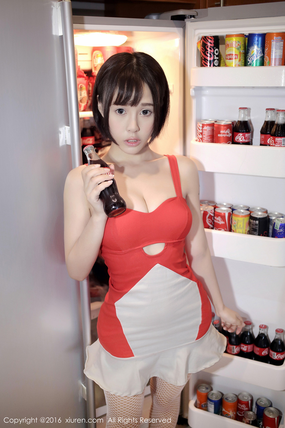 [XiuRen秀人网]No.665_嫩模Evelyn艾莉苏梅岛旅拍性感小红裙秀白丝渔网腿袜写真40P