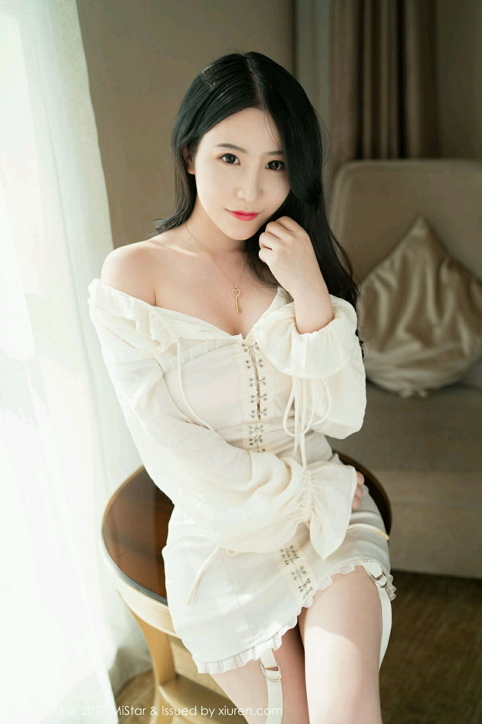 [MiStar魅妍社]Vol.203_嫩模谢芷馨Sindy性感私房内衣半露酥胸撩人诱惑写真40P