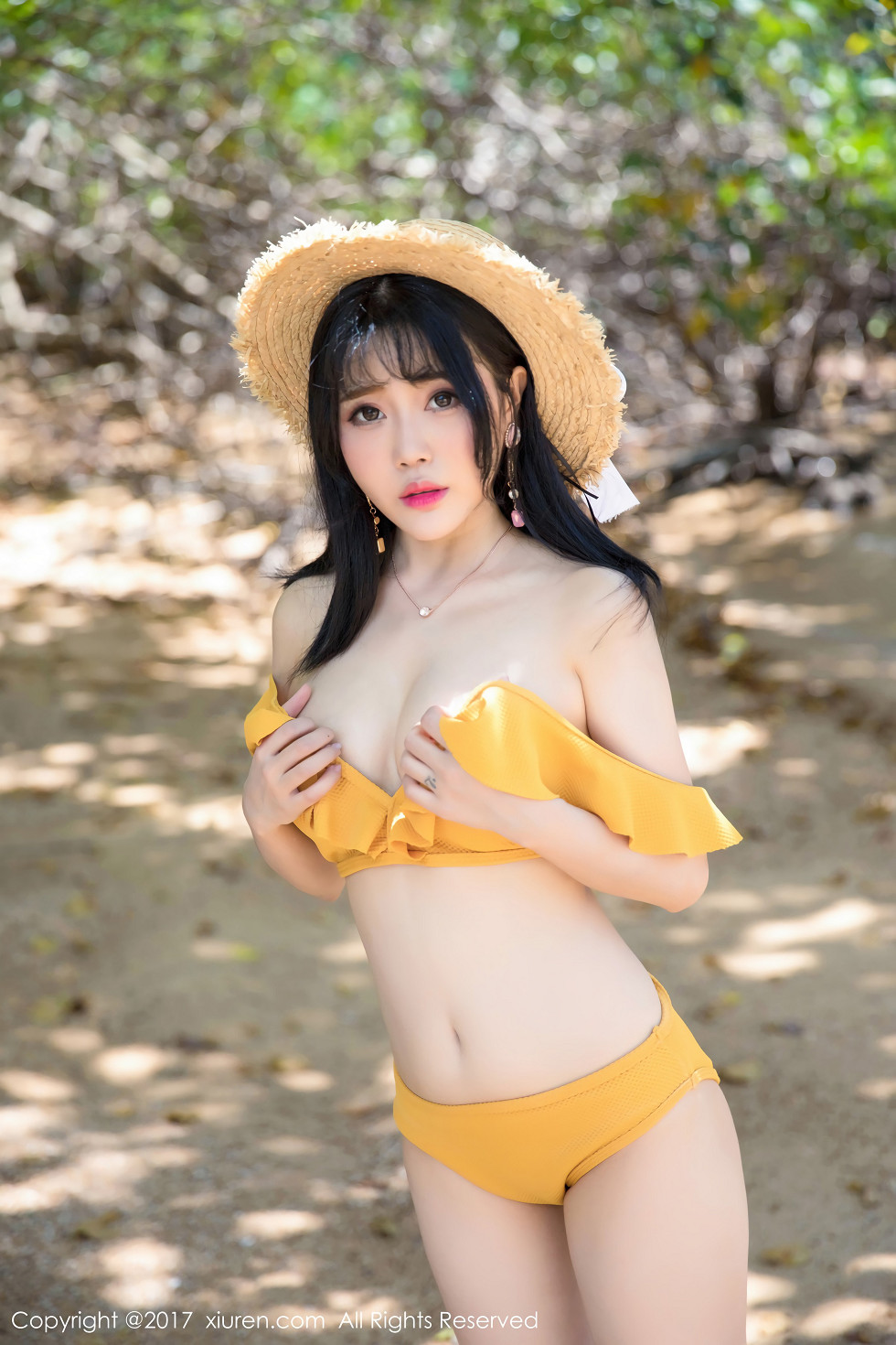 [XiuRen秀人网]No.855_嫩模兜豆靓Youlina甲米旅拍户外比基尼+薄纱湿身诱惑写真48P