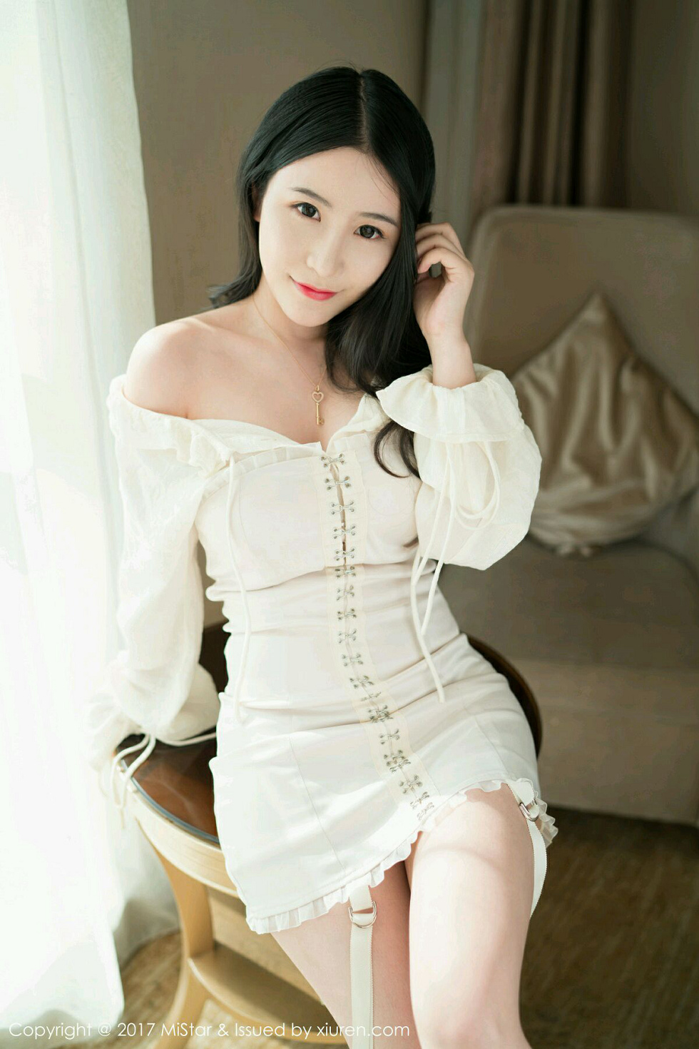 [MiStar魅妍社]Vol.203_嫩模谢芷馨Sindy性感私房内衣半露酥胸撩人诱惑写真40P