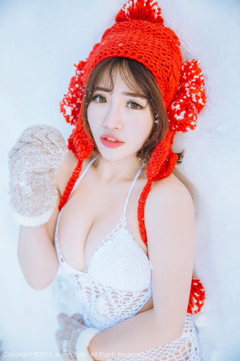[XiuRen秀人网]No.484_嫩模徐cake雪地里白色缕空毛衣美丽冻人秀豪乳写真35P