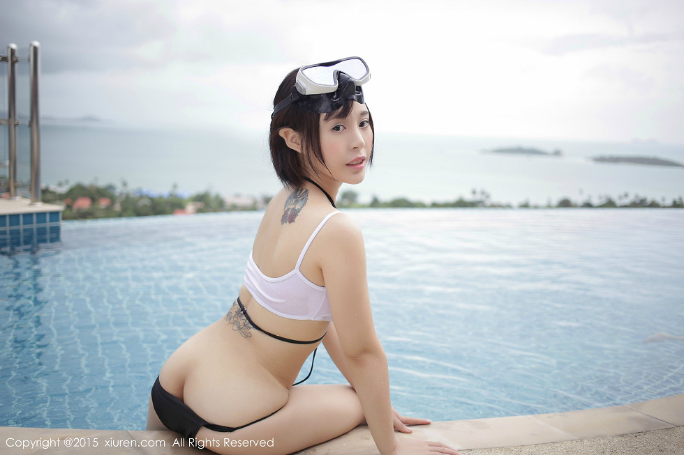 [XiuRen秀人网]No.434_嫩模Evelyn艾莉苏梅岛旅拍泳池边性感比基尼豪乳写真53P