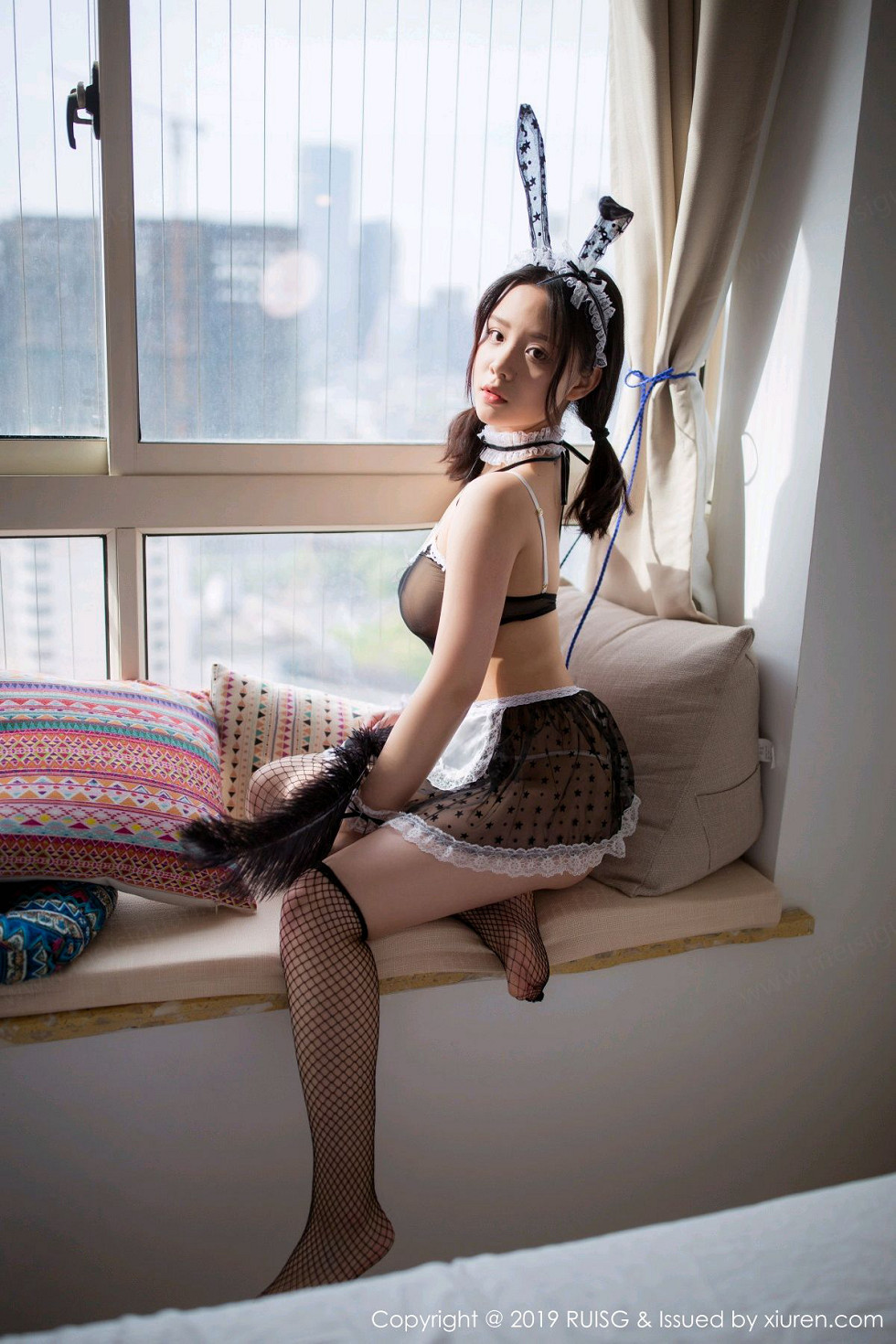 [RUISG瑞丝馆]Vol.063_嫩模木木夕Mmx私房白色蕾丝女仆装秀完美身材性感写真40P