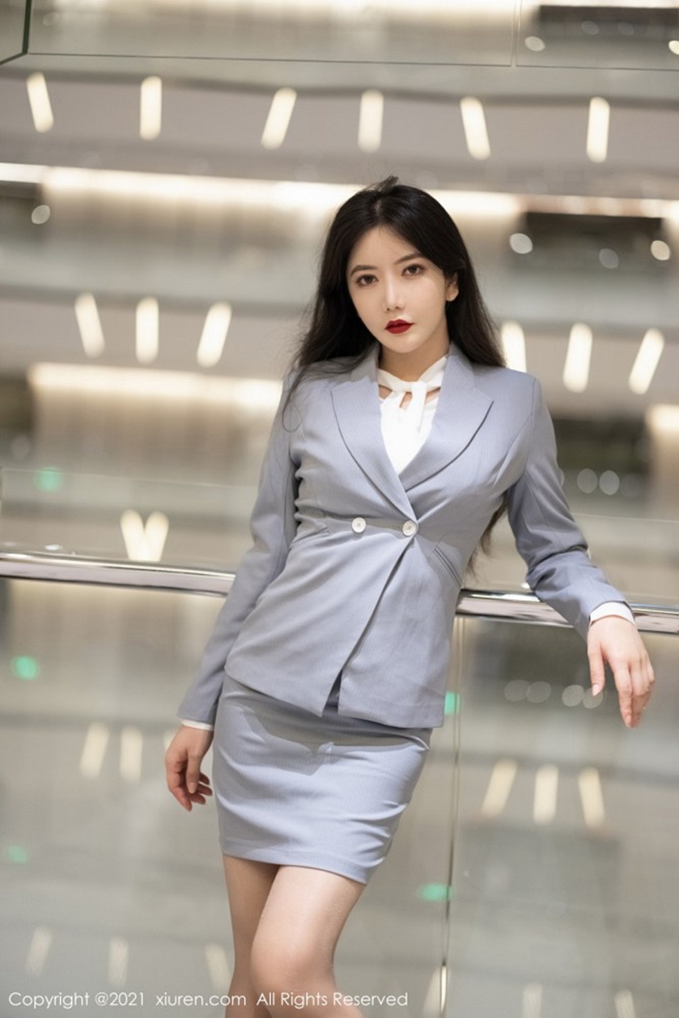 [XiuRen秀人网]No.3127_嫩模心妍小公主职场制服OL主题私房蕾丝内衣秀豪乳翘臀诱惑写真36P