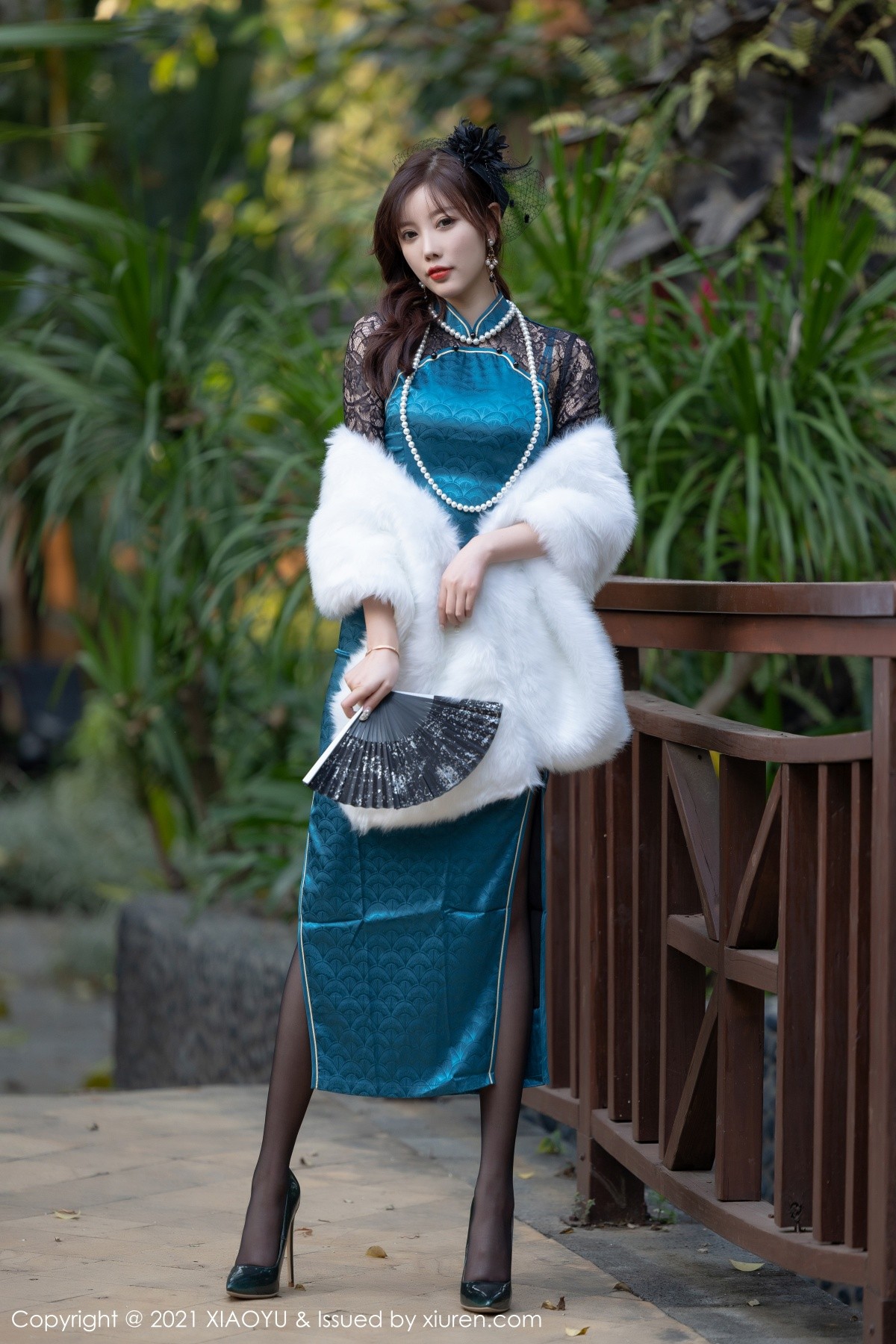 [XiaoYu画语界]Vol.557_女神杨晨晨sugar心愿旅拍性感内衣配开档黑丝极致诱惑写真52P
