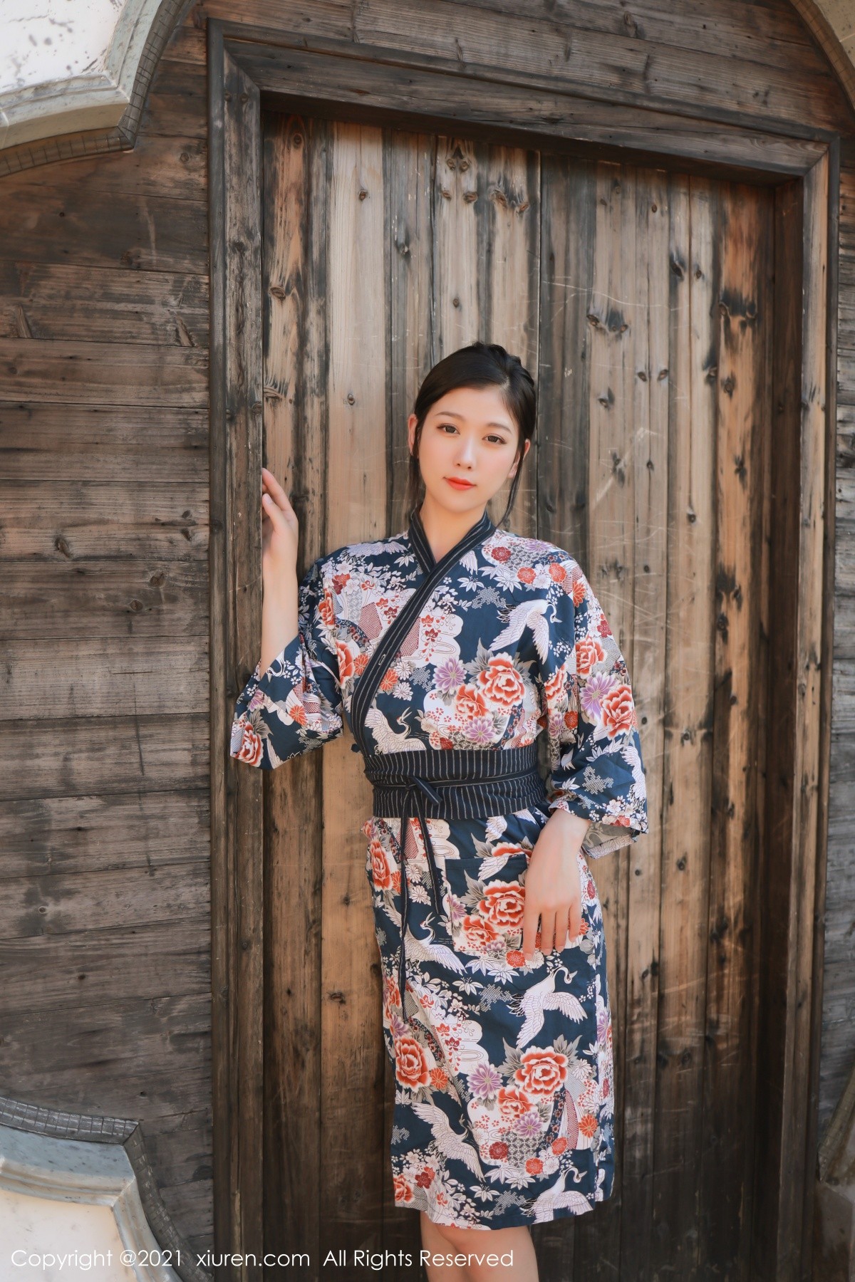 [XiuRen秀人网]No.4032_模特李雅柔大理旅拍户外脱绚丽和服露豪乳血滴子遮点诱惑写真51P