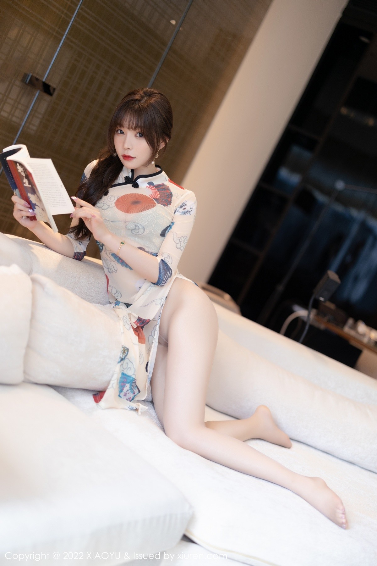 [XiaoYu画语界]Vol.788_女神芝芝Booty白色轻透旗袍露蕾丝内衣无内肉丝完美诱惑写真105P
