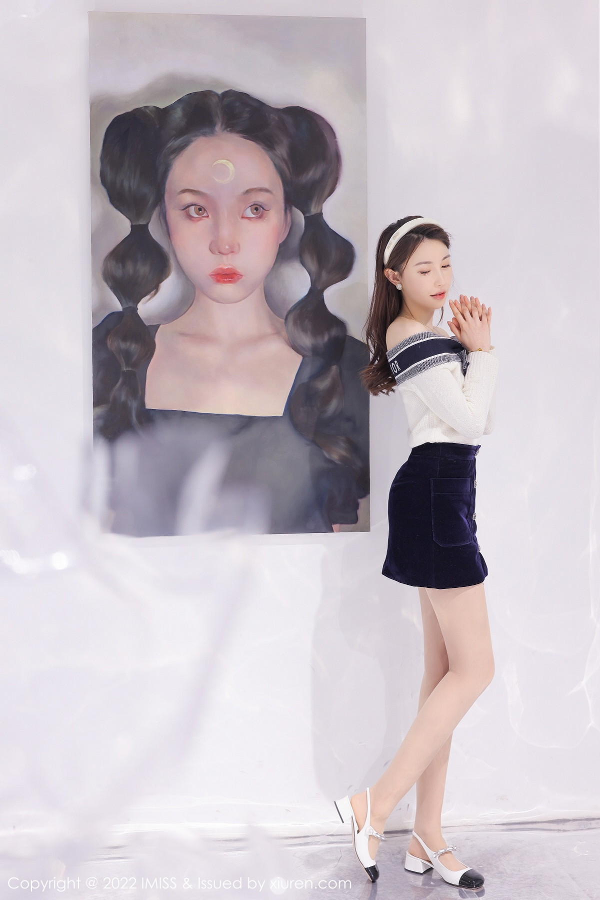 [IMISS爱蜜社]Vol.704_气质女神Lynn刘奕宁艺术工作室低胸服饰配黑短裙性感迷人写真22P